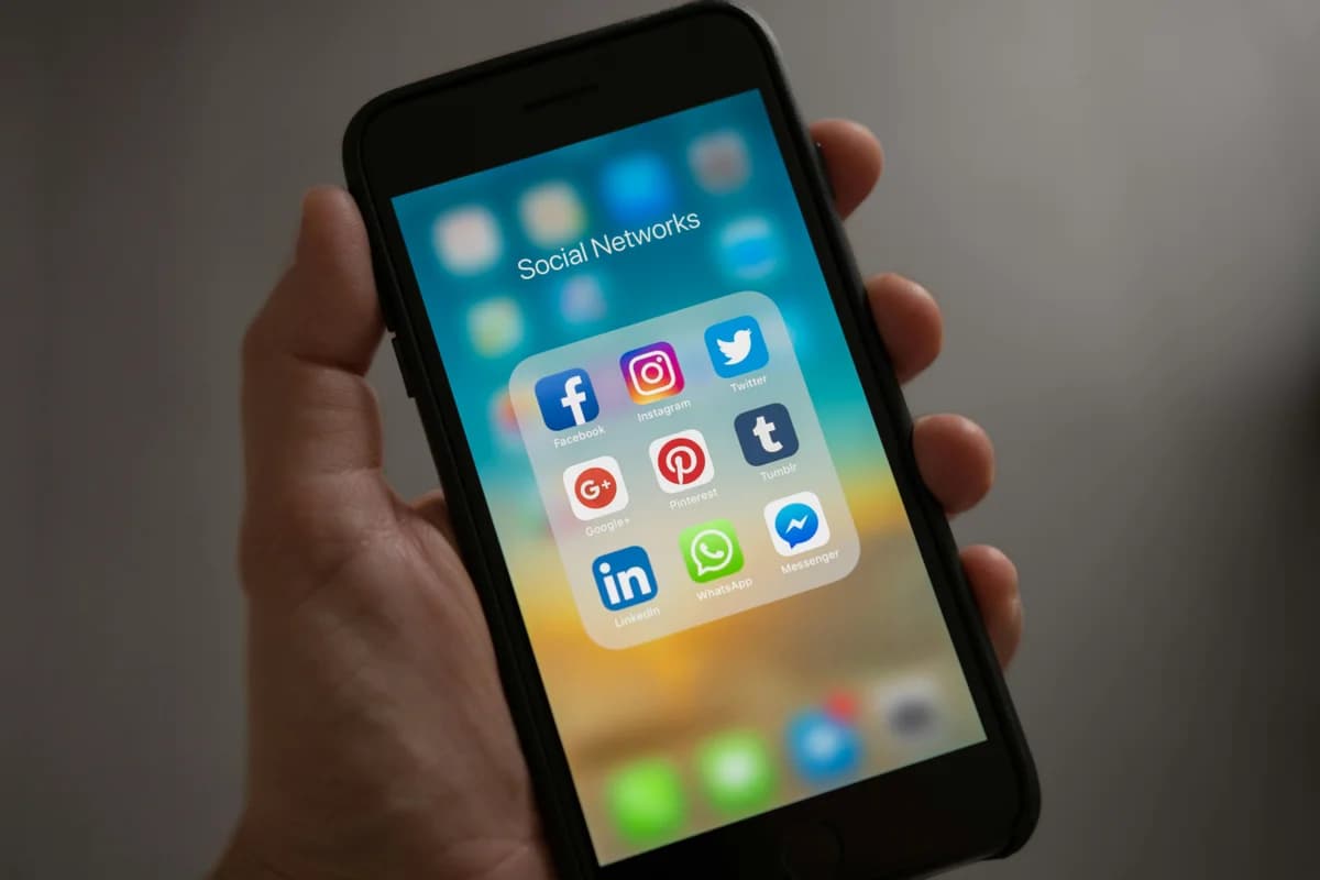 Social network apps on a smartphone
