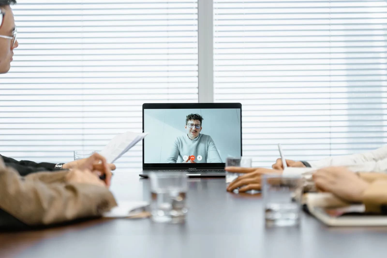 Business Meetings & Remote Teams